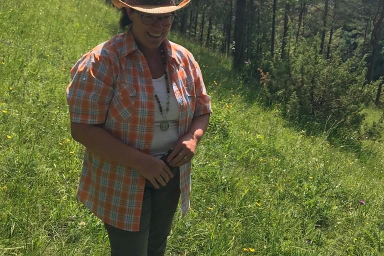 Agatha beim Waldbaden