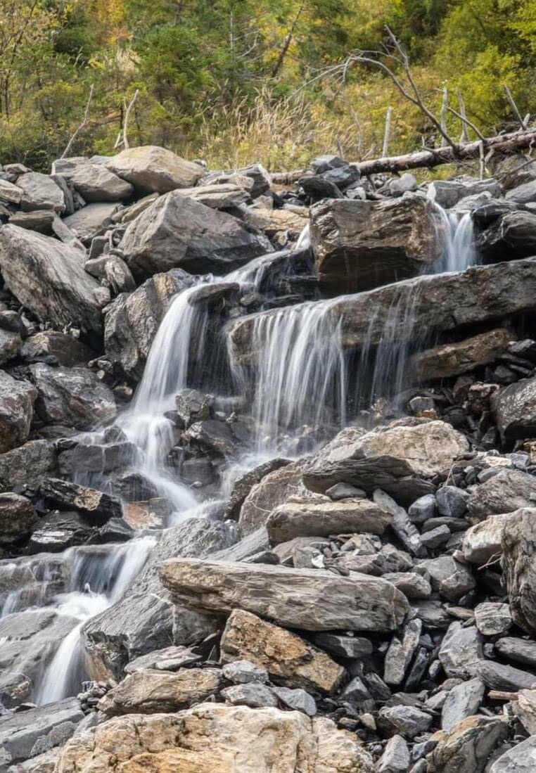 Wasser Quellen fliessen Wasser Quellen fliessen