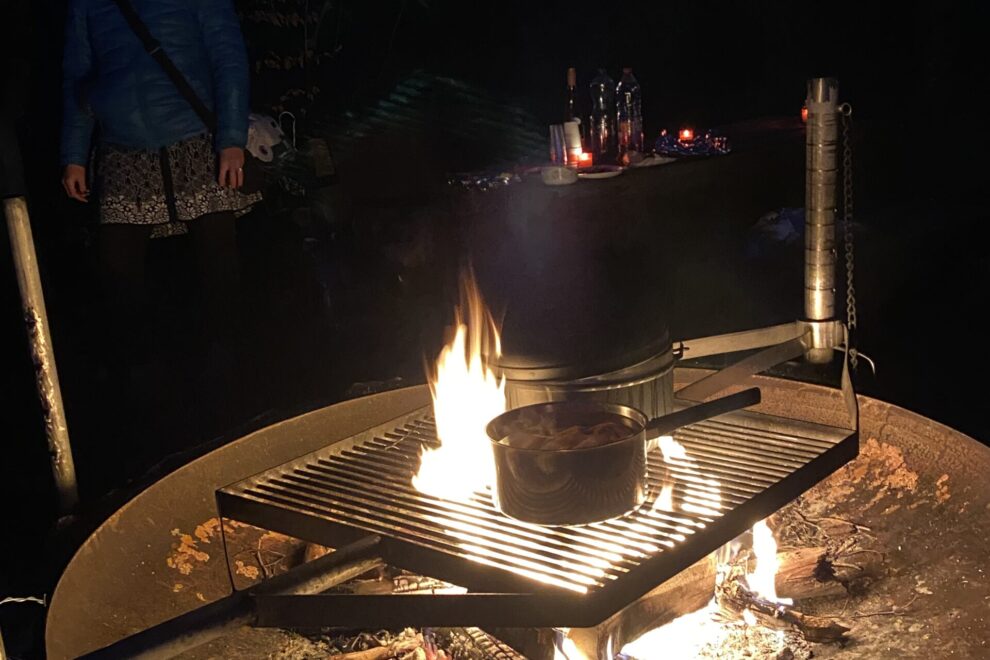 Gerstensuppe auf dem Feuer