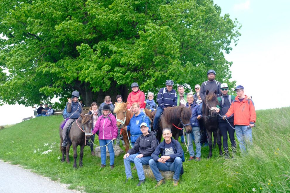 Gruppenfoto Mai 23 bei linner Linde
