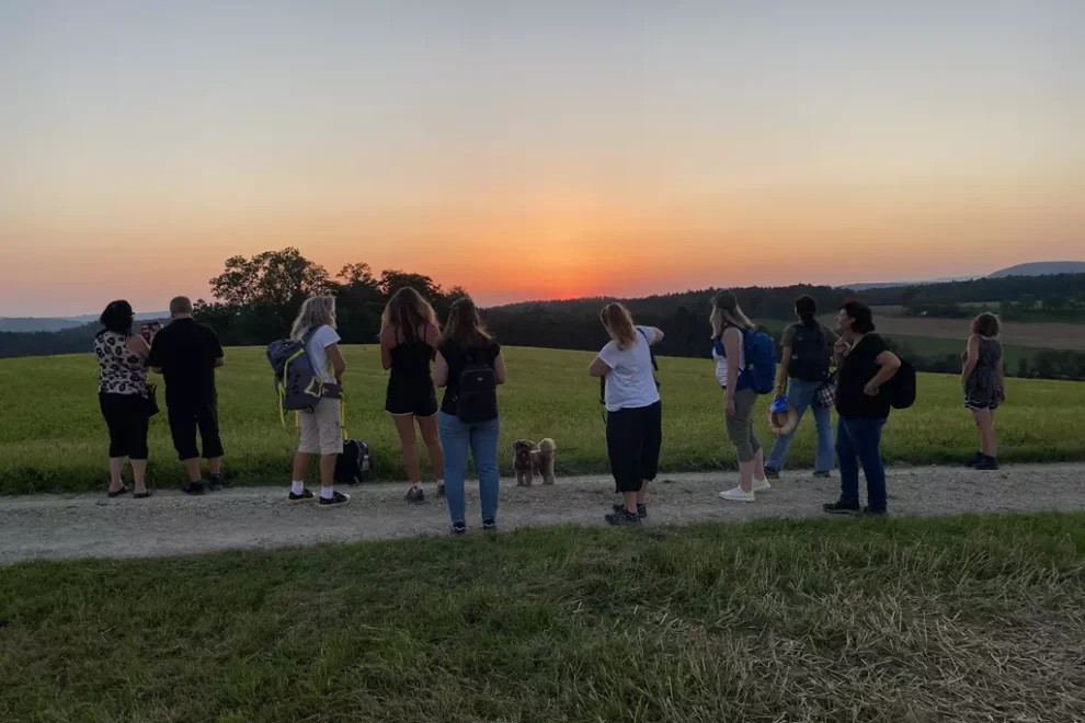 Vollmondwanderung dem Sonnenuntergang entgegen