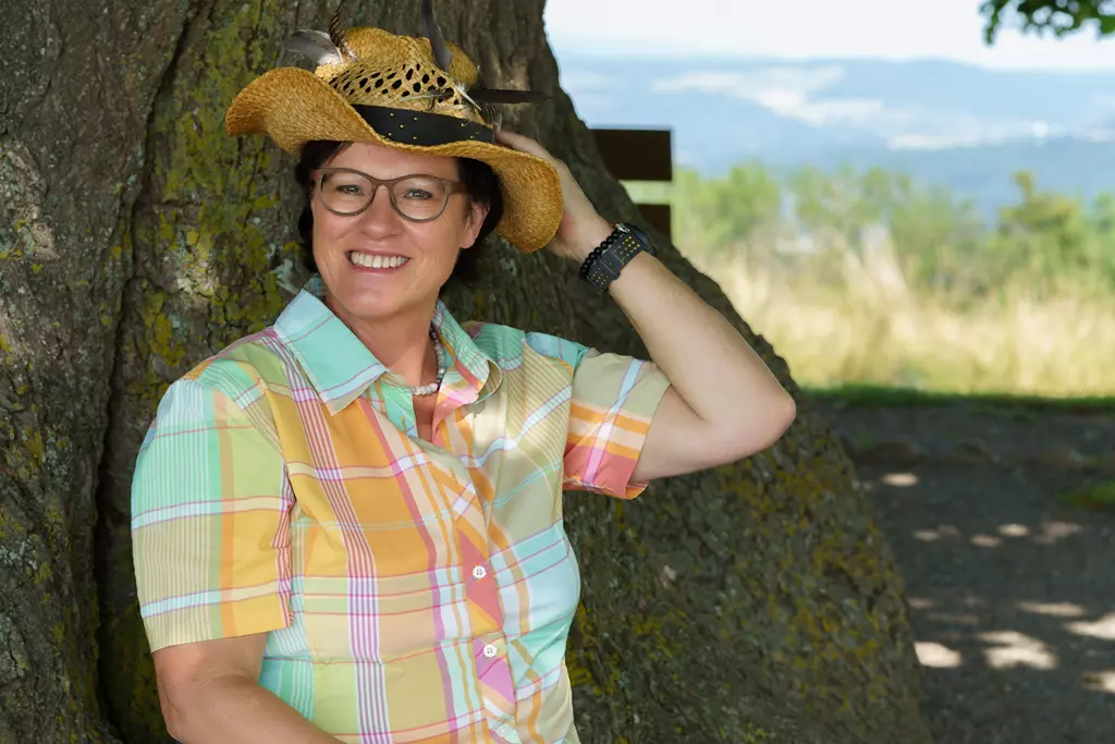 Agatha bei der linner Linde Agatha bei der linner Linde