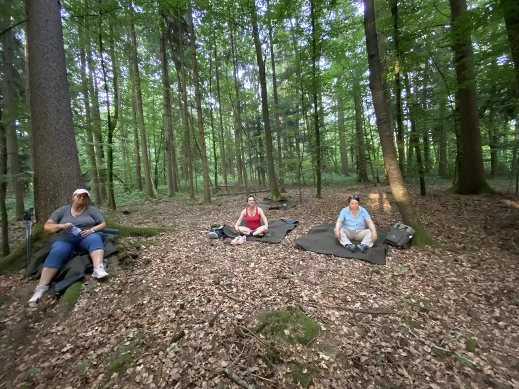 Frauen im Wald