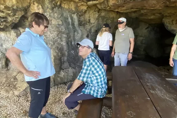 Wanderung mit Fragile zur Bruderhöhle